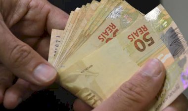 Salário mínimo de R$1.412 entrou em vigor nesta segunda-feira