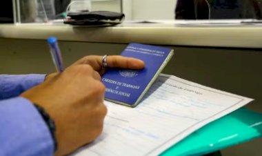 Desemprego no Brasil Cai para 6,4%, Segunda Menor Taxa da Década, Aponta IBGE