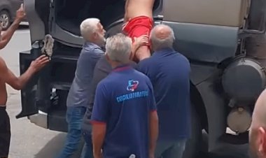 Caminhoneiro bêbado causa destruição e é retirado à força do volante