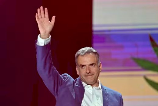 Yamandú Orsi É Eleito Presidente do Uruguai com Apoio de Mujica
