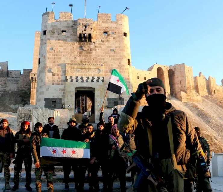 HTS conquista Damasco, Bashar al-Assad foge e ditadura de 24 anos chega ao fim