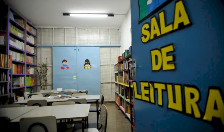 Alunos mais pobres têm desempenho crítico em leitura no Brasil, revela estudo internacional