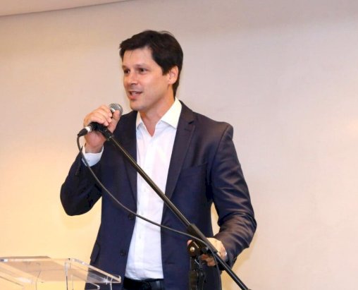 Governo de Goiás busca investimentos bilionários em energia limpa e infraestrutura durante missão em Singapura