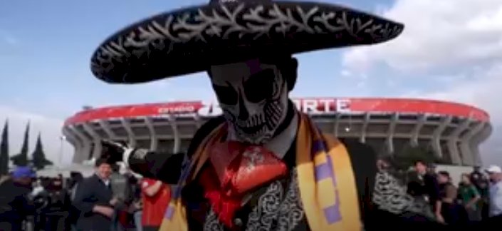 Estádio Azteca reabre sob forte tensão