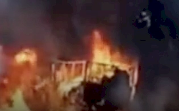 Caminhão com produtos químicos explode na BR-153